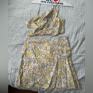 Astr NWOT Covina Floral Yellow Set Size S